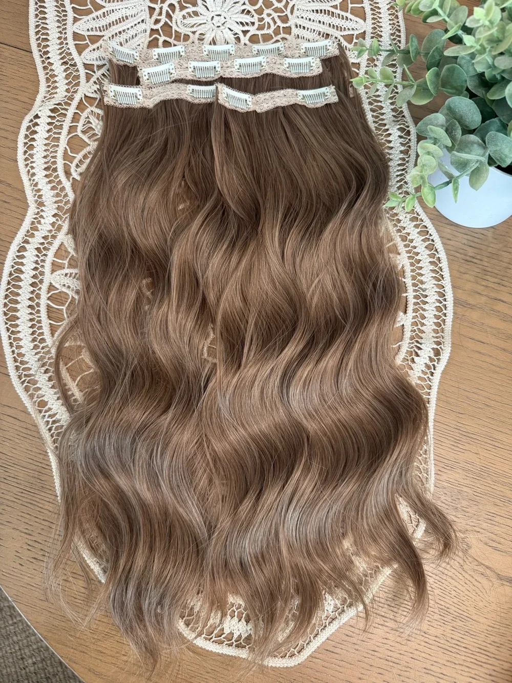20” Clip-In Hair Extensions Human Hair Blend Wavy Light Brown